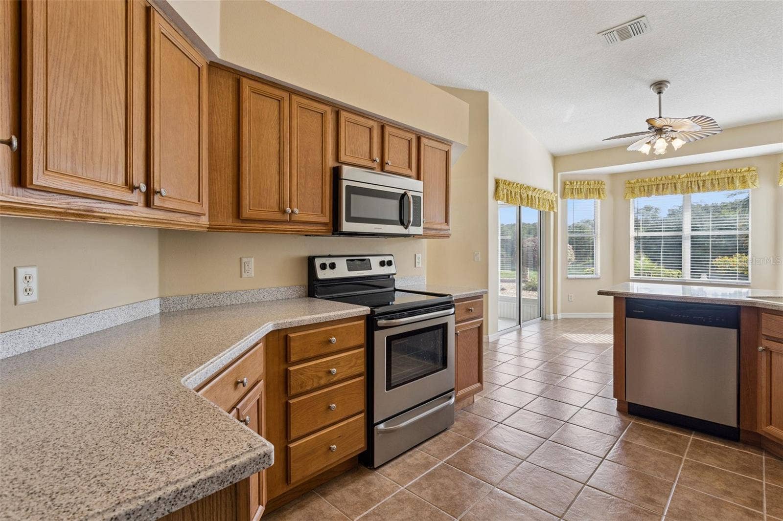 24242 E BELLE MEDE DRIVE, Leesburg, FL 34748 24242 E BELLE MEDE DRIVE, Leesburg, FL 34748