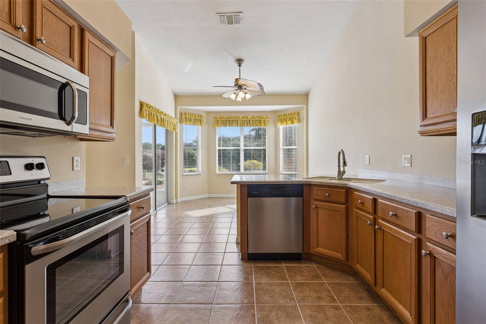24242 E BELLE MEDE DRIVE, Leesburg, FL 34748 24242 E BELLE MEDE DRIVE, Leesburg, FL 34748