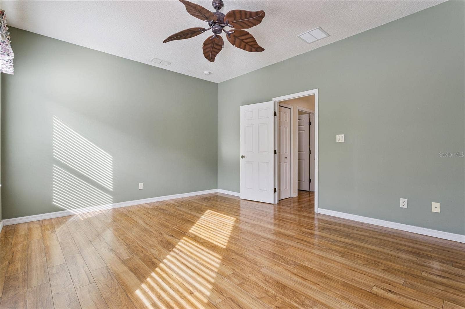 24242 E BELLE MEDE DRIVE, Leesburg, FL 34748 24242 E BELLE MEDE DRIVE, Leesburg, FL 34748