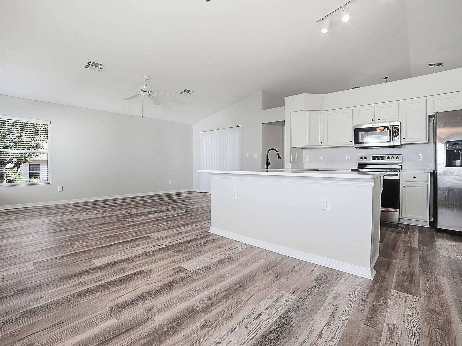 4003 PLANTATION BOULEVARD, Leesburg, FL 34748 4003 PLANTATION BOULEVARD, Leesburg, FL 34748
