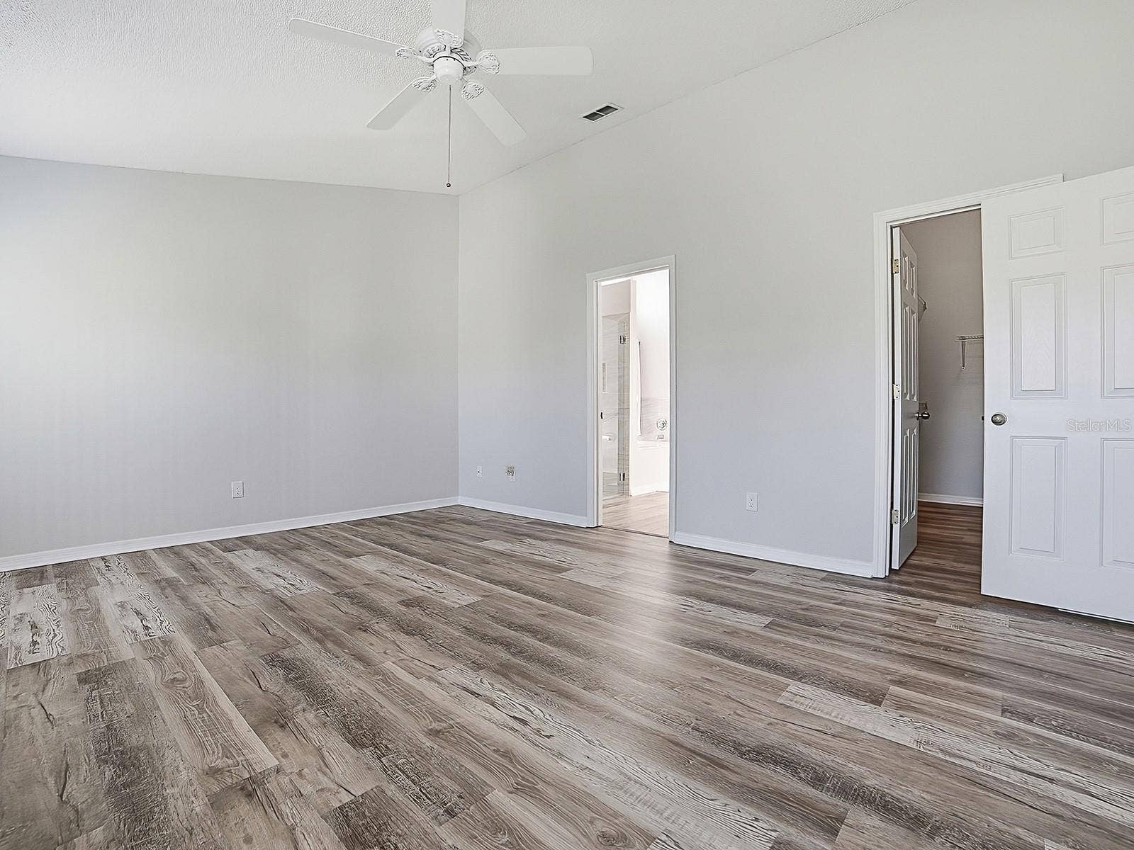 4003 PLANTATION BOULEVARD, Leesburg, FL 34748 4003 PLANTATION BOULEVARD, Leesburg, FL 34748