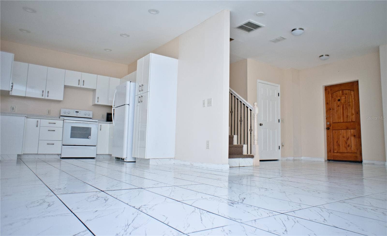402 E MAPLE STREET, Winter Garden, FL 34787