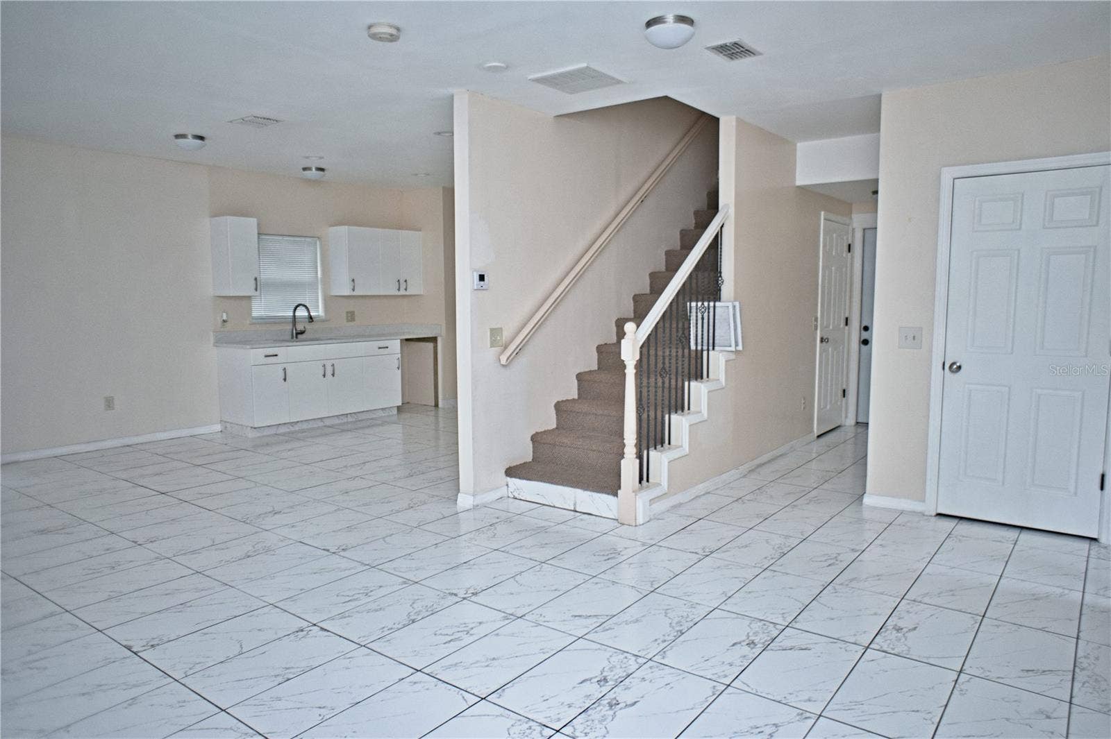 402 E MAPLE STREET, Winter Garden, FL 34787