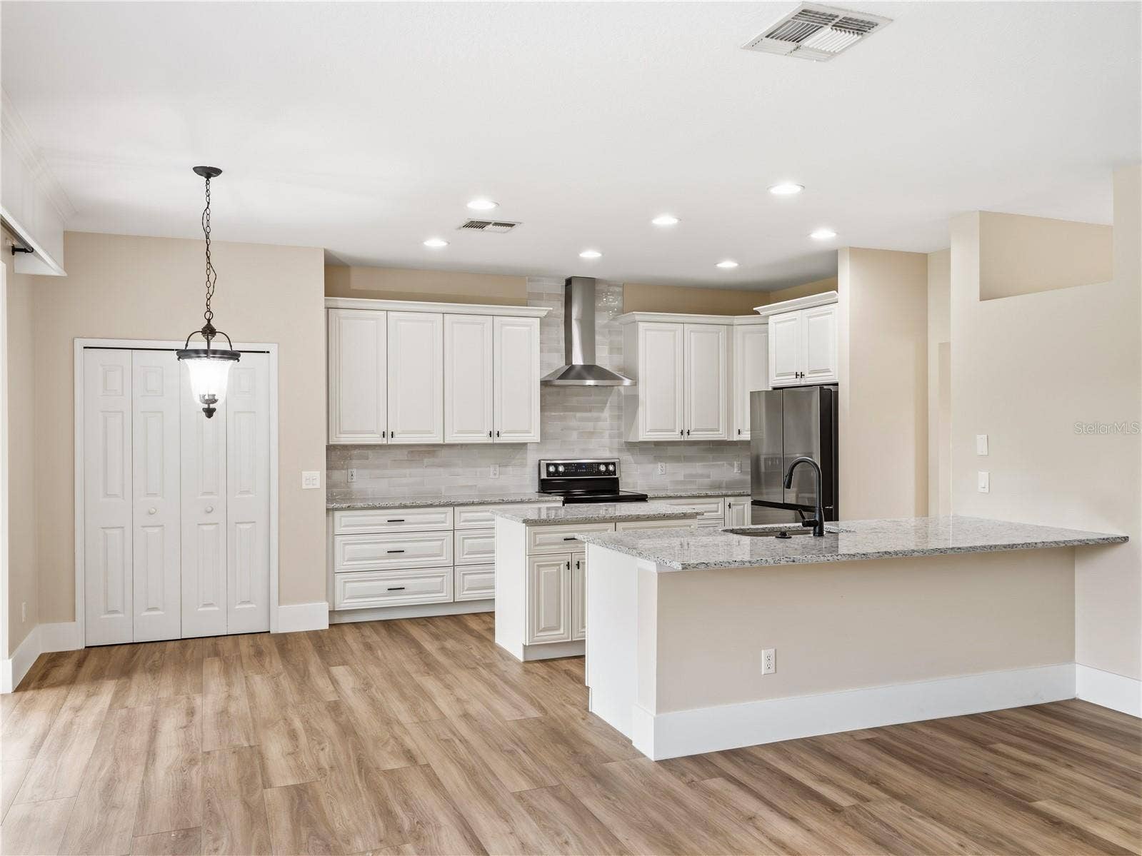 2242 WINTERMERE POINTE DRIVE, Winter Garden, FL 34787 2242 WINTERMERE POINTE DRIVE, Winter Garden, FL 34787