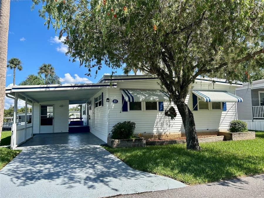 Property photo for 33 COCOS PLUMOSA DRIVE, Eustis, FL