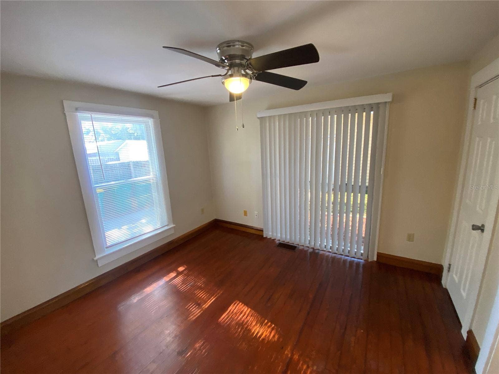 902 S GROVE STREET, Eustis, FL 32726