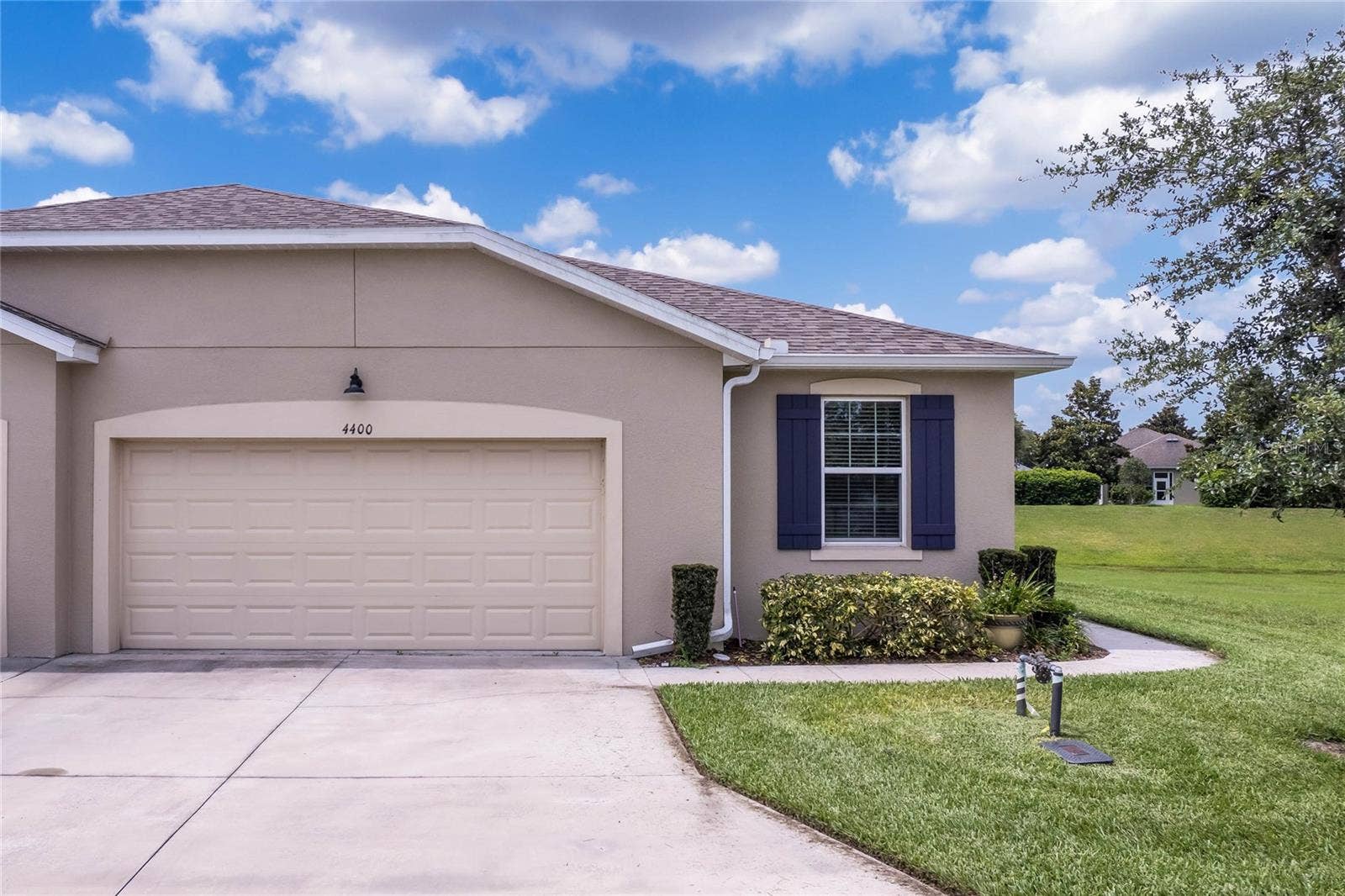 4400 BEDFORD WAY, Leesburg, FL 34748 2 car garage