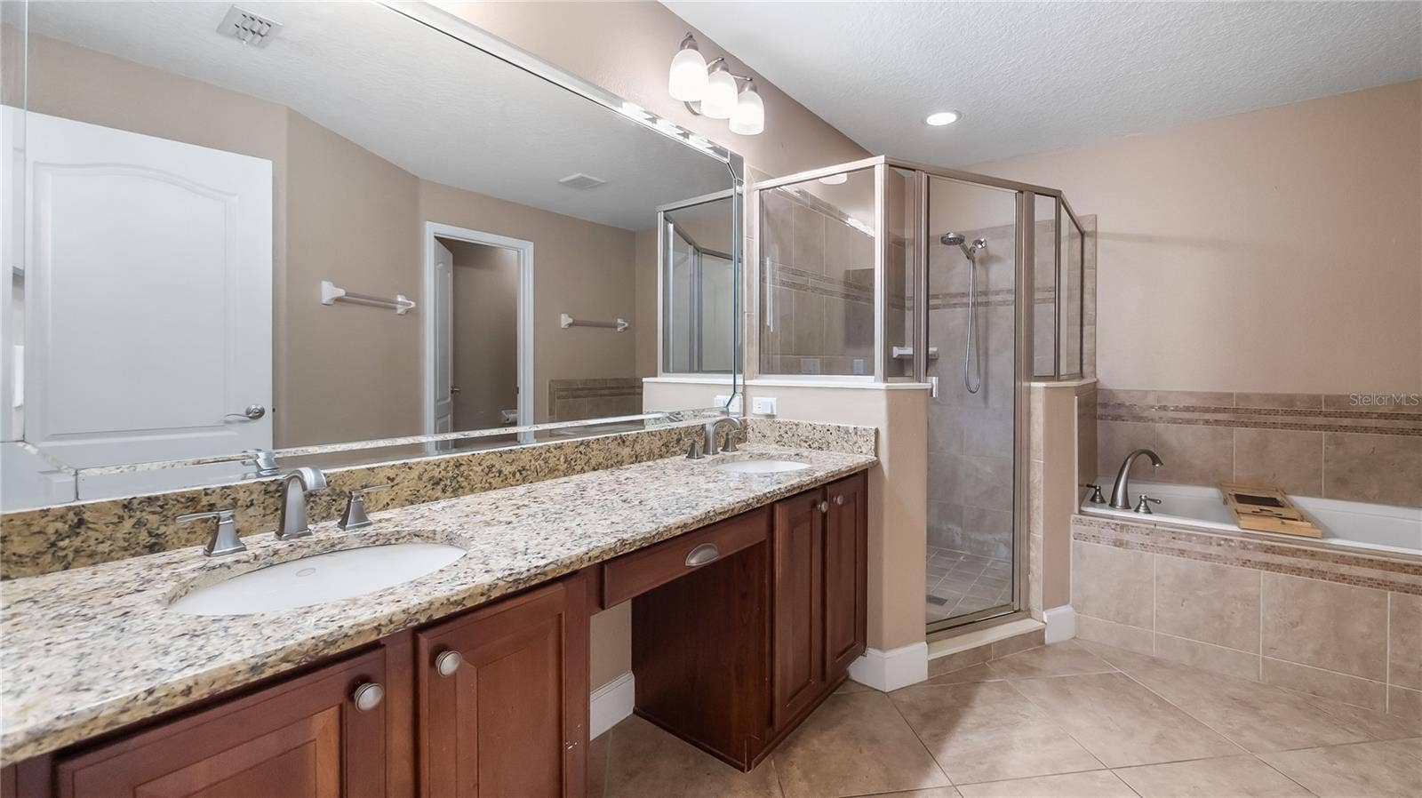 1093 HARMONY LANE, Clermont, FL 34711 Primary bath