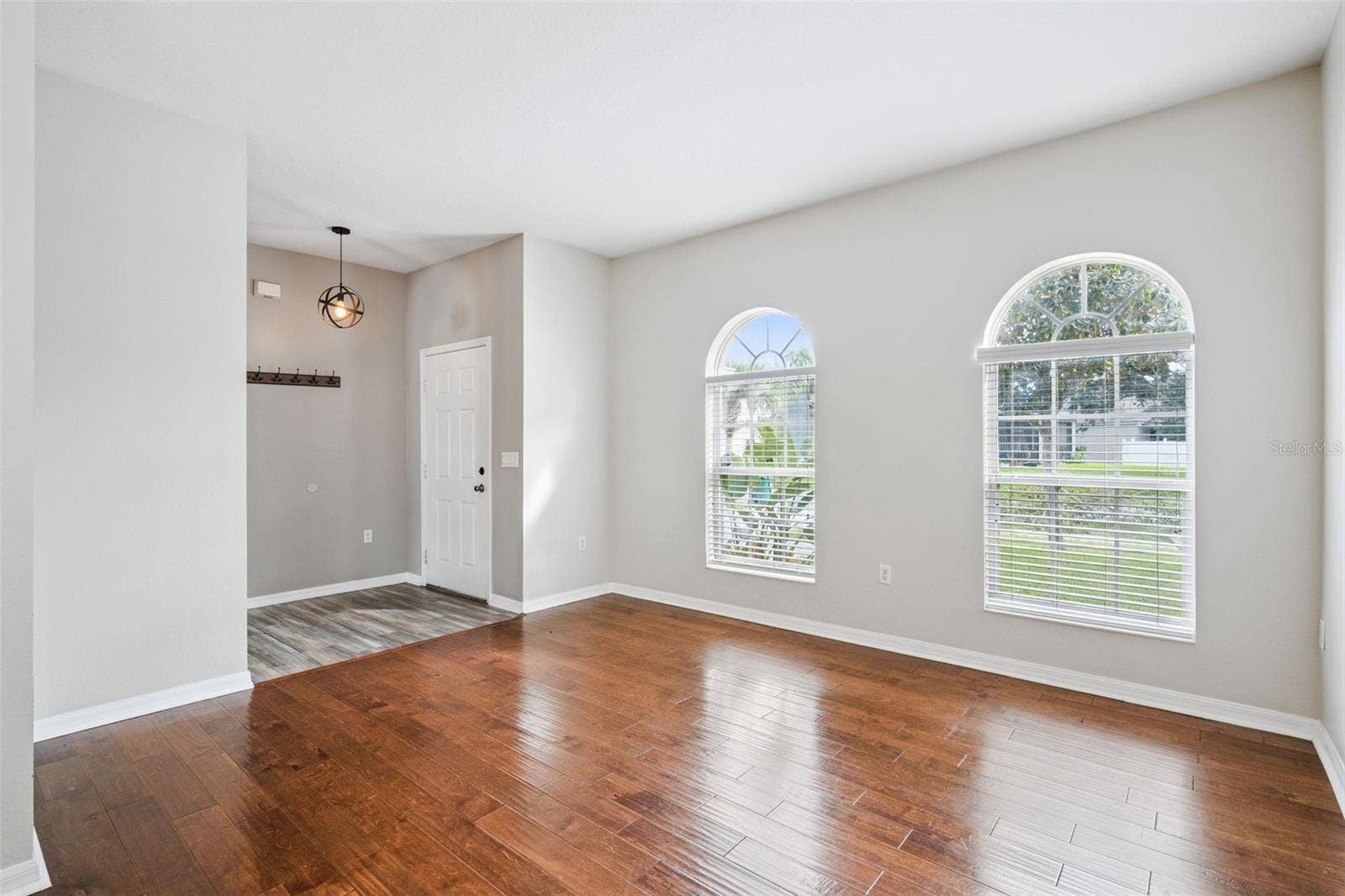 542 GROVES END LANE, Winter Garden, FL 34787 formal living / entry