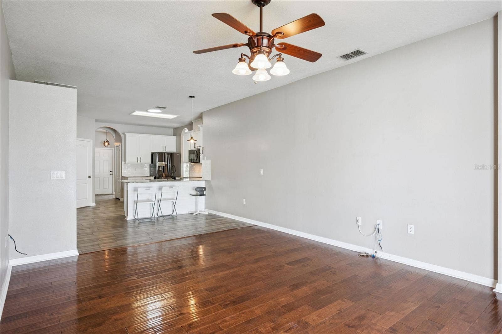 542 GROVES END LANE, Winter Garden, FL 34787 kitchen / family