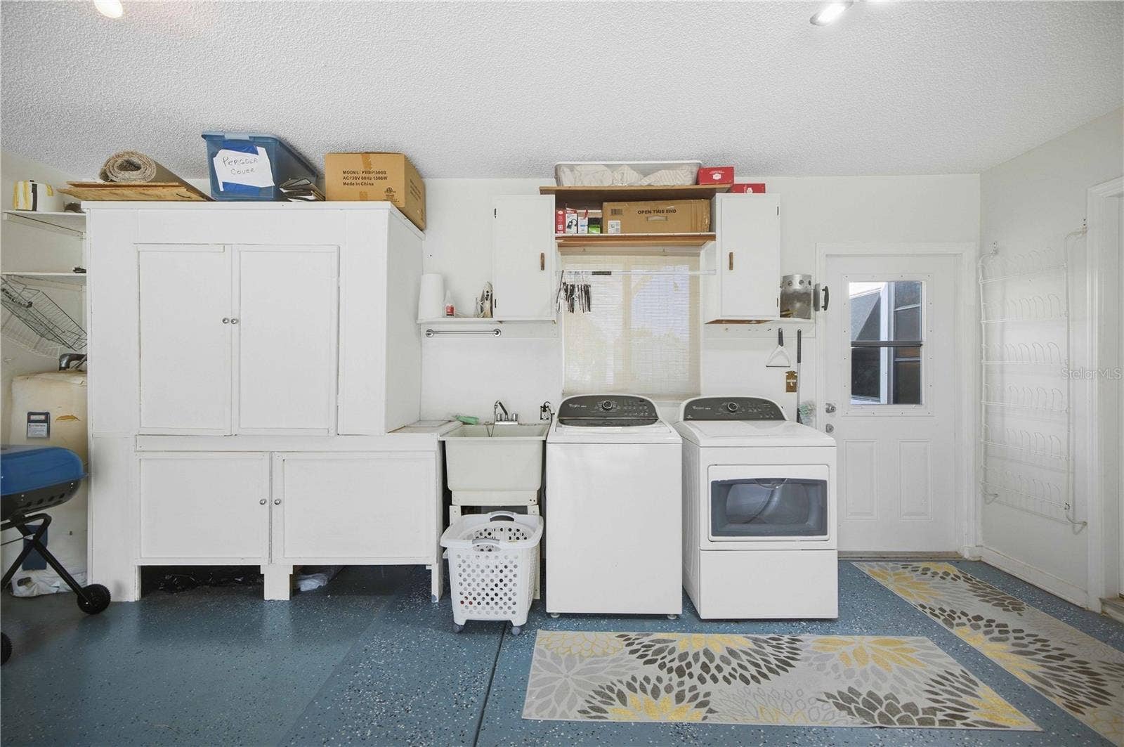 17978 SE 104TH TERRACE, Summerfield, FL 34491 WASHER / DRYER IN GARAGE PLUS STORAGE