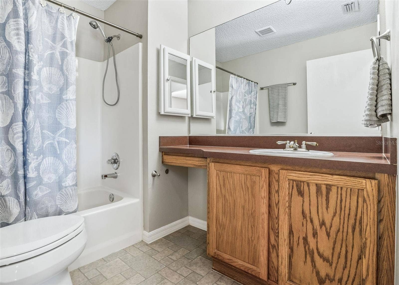 17632 SE 92ND GRANTHAM TERRACE, The Villages, FL 32162 17632 SE 92ND GRANTHAM TERRACE, The Villages, FL 32162