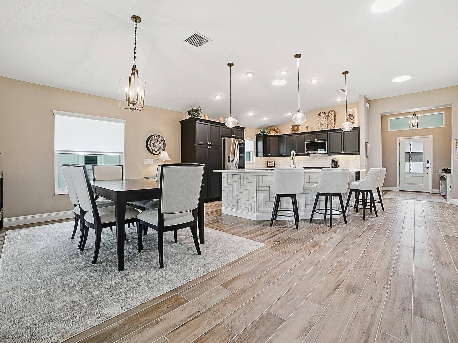 3075 LICCIARDELLO PATH, The Villages, FL 32163 CONVENIENT DINING AREA.