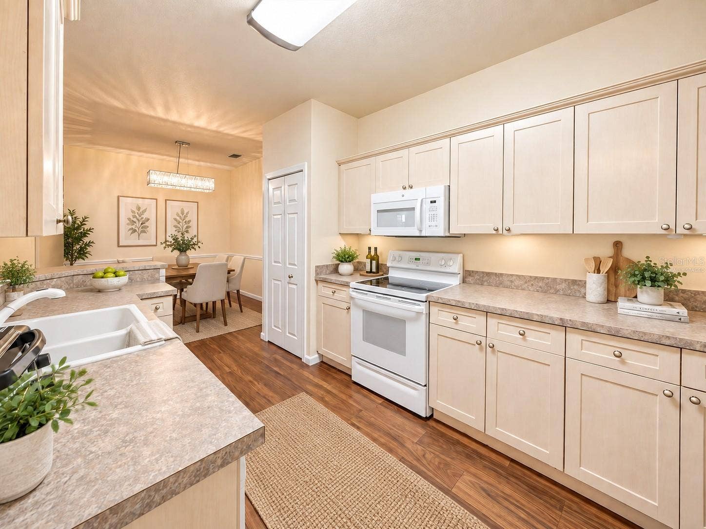 830 AIRPORT ROAD, #111, Port Orange, FL 32128 Kitchen - virtually staged
