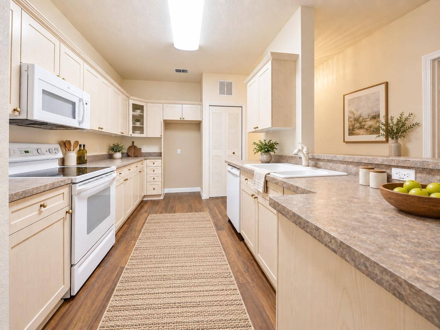 830 AIRPORT ROAD, #111, Port Orange, FL 32128 Kitchen - - virtually staged