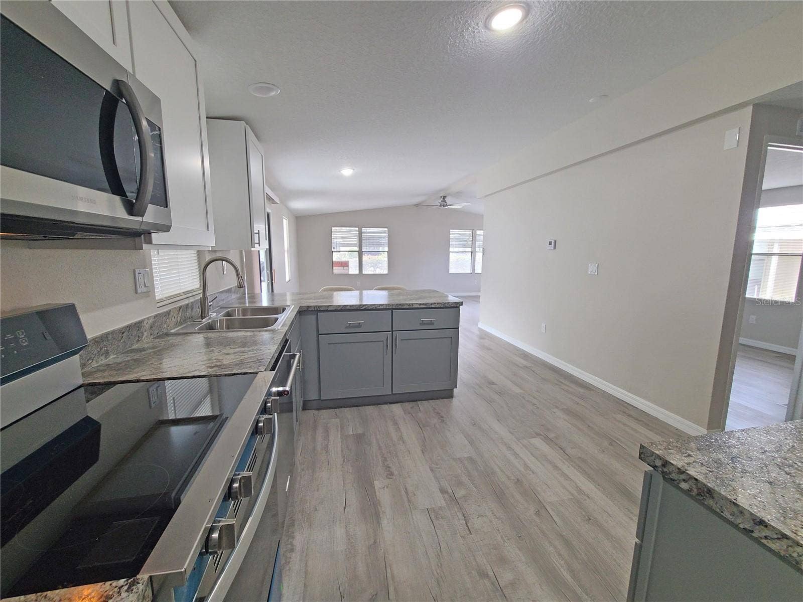 710 COACHMAN DRIVE, Leesburg, FL 34748 710 COACHMAN DRIVE, Leesburg, FL 34748