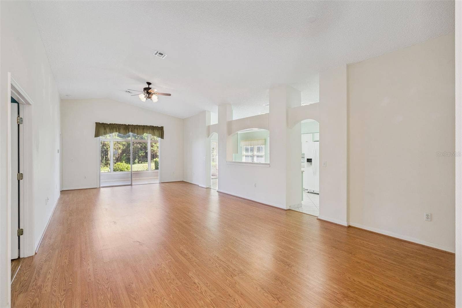 439 GRAND VISTA TRAIL, Leesburg, FL 34748 439 GRAND VISTA TRAIL, Leesburg, FL 34748