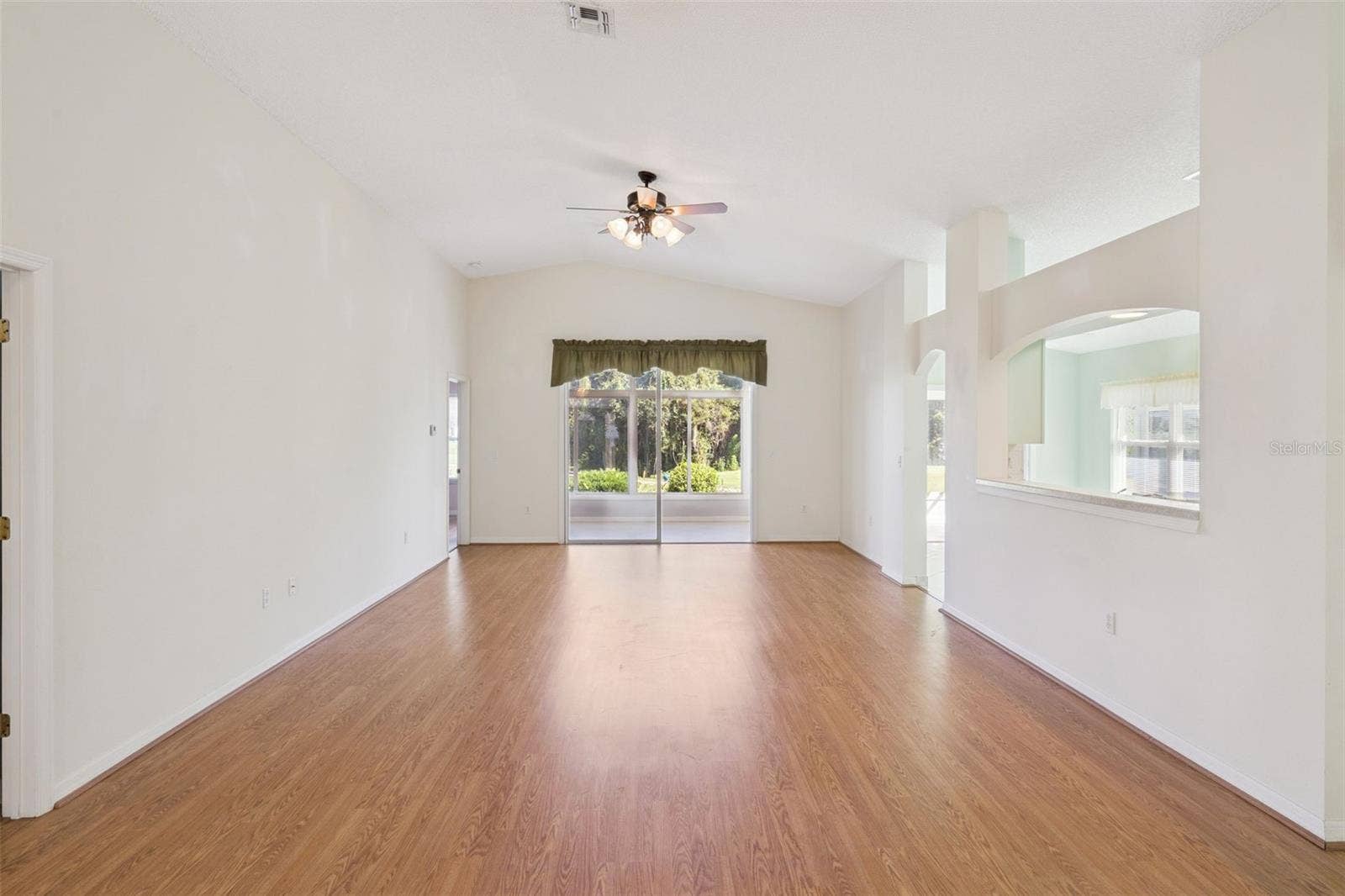 439 GRAND VISTA TRAIL, Leesburg, FL 34748 439 GRAND VISTA TRAIL, Leesburg, FL 34748