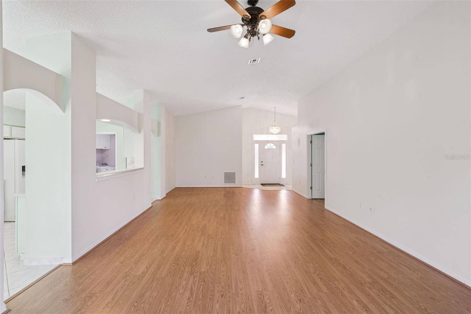 439 GRAND VISTA TRAIL, Leesburg, FL 34748 439 GRAND VISTA TRAIL, Leesburg, FL 34748