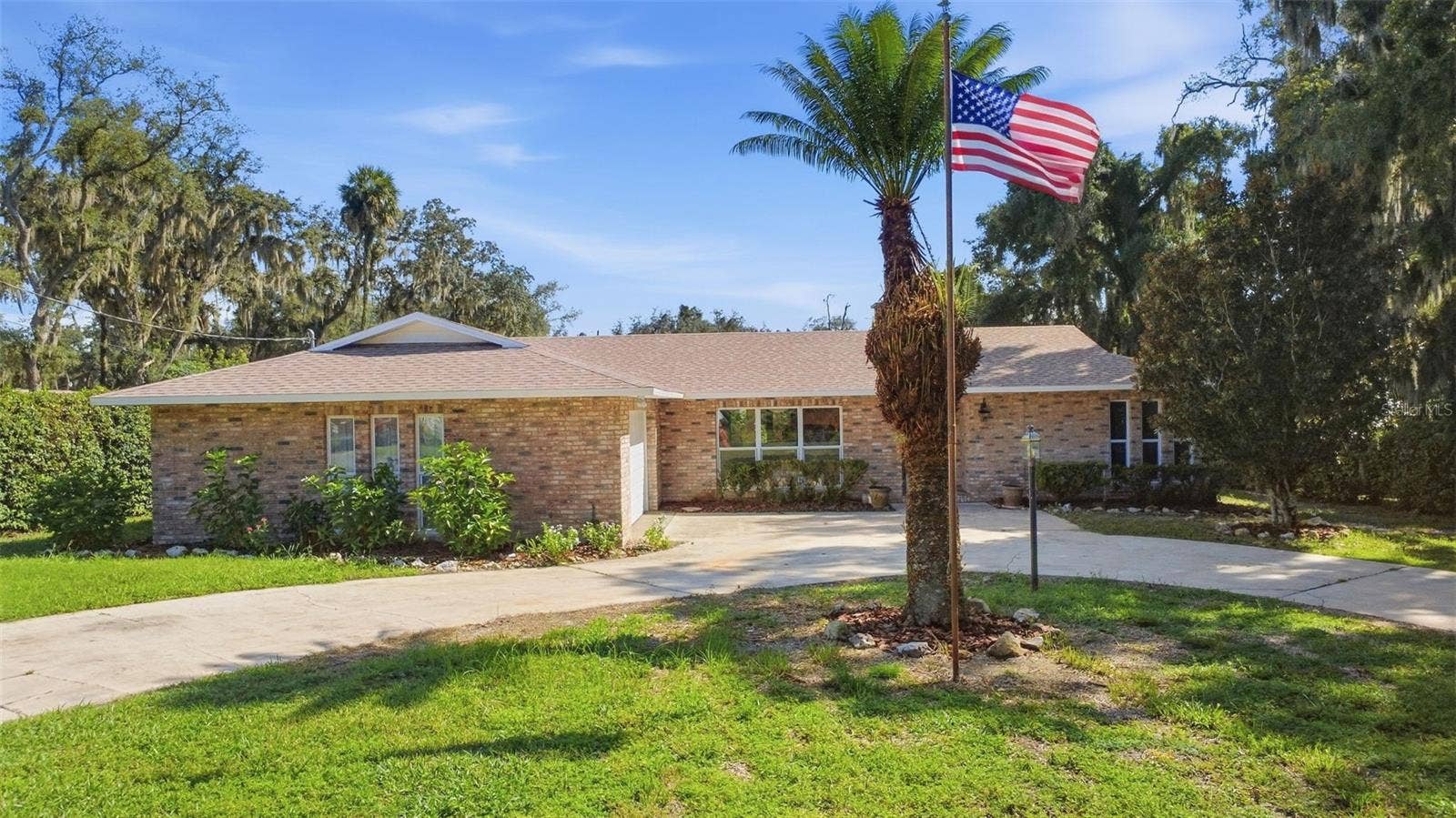1521 N LAKEVIEW AVENUE, Leesburg, FL 34748 1521 N LAKEVIEW AVENUE, Leesburg, FL 34748