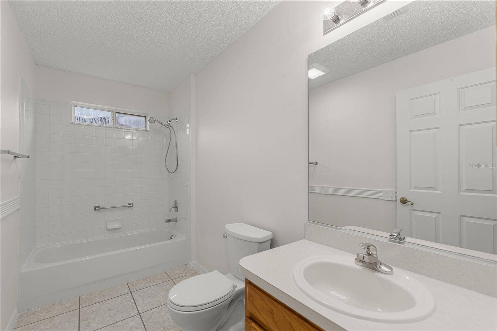 1232 CABELLA CIRCLE, The Villages, FL 32159 Guest Bathroom