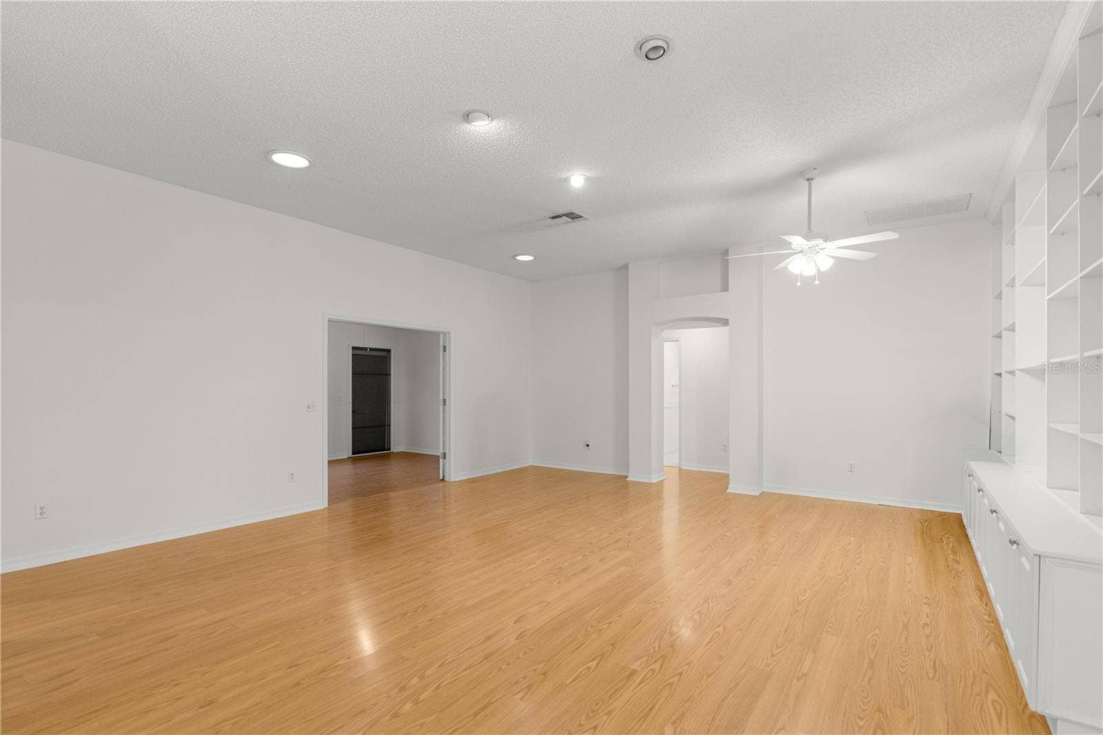 1232 CABELLA CIRCLE, The Villages, FL 32159 1232 CABELLA CIRCLE, The Villages, FL 32159