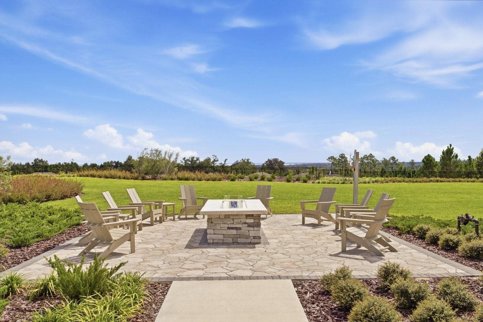 1323 ORANGE VALLEY ROAD, Minneola, FL 34715 Community Fire Pit