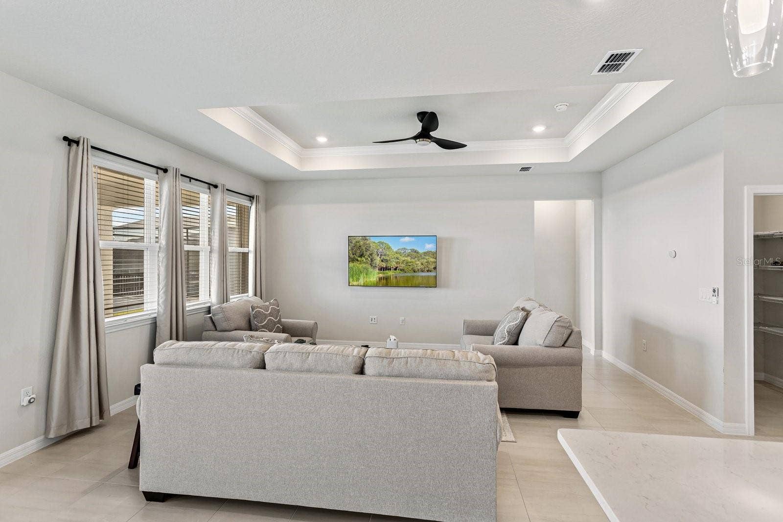 1323 ORANGE VALLEY ROAD, Minneola, FL 34715 Family Room