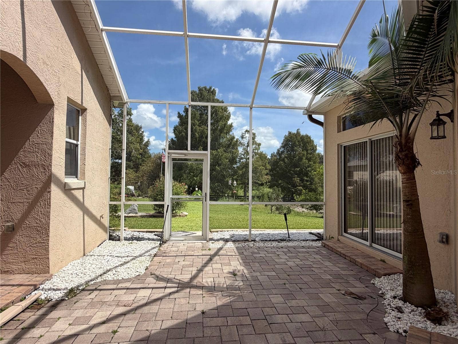 1802 ESTAFANA WAY, The Villages, FL 32159 screened courtyard