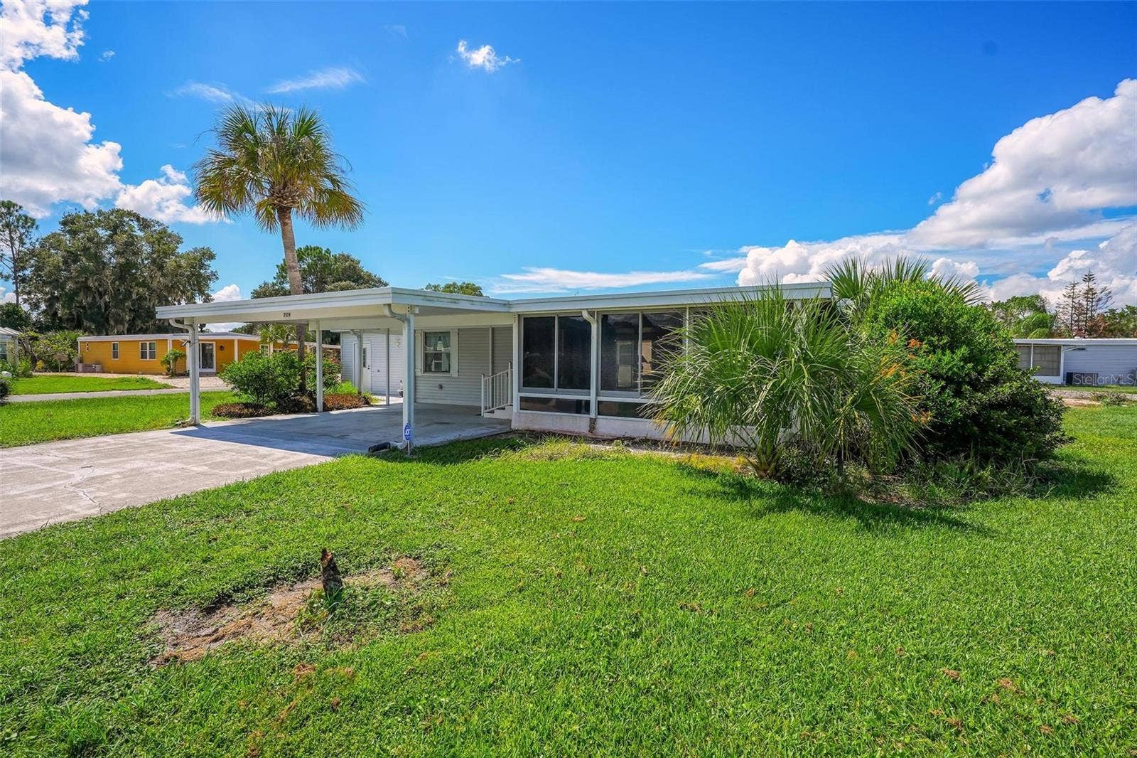 709 BENGAL AVENUE, Tavares, FL 32778 709 BENGAL AVENUE, Tavares, FL 32778