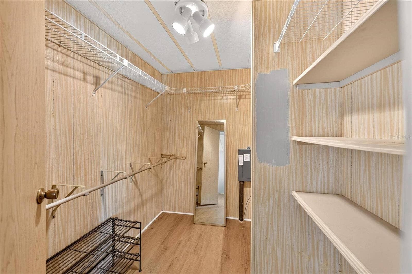 709 BENGAL AVENUE, Tavares, FL 32778 Walk-In Closet