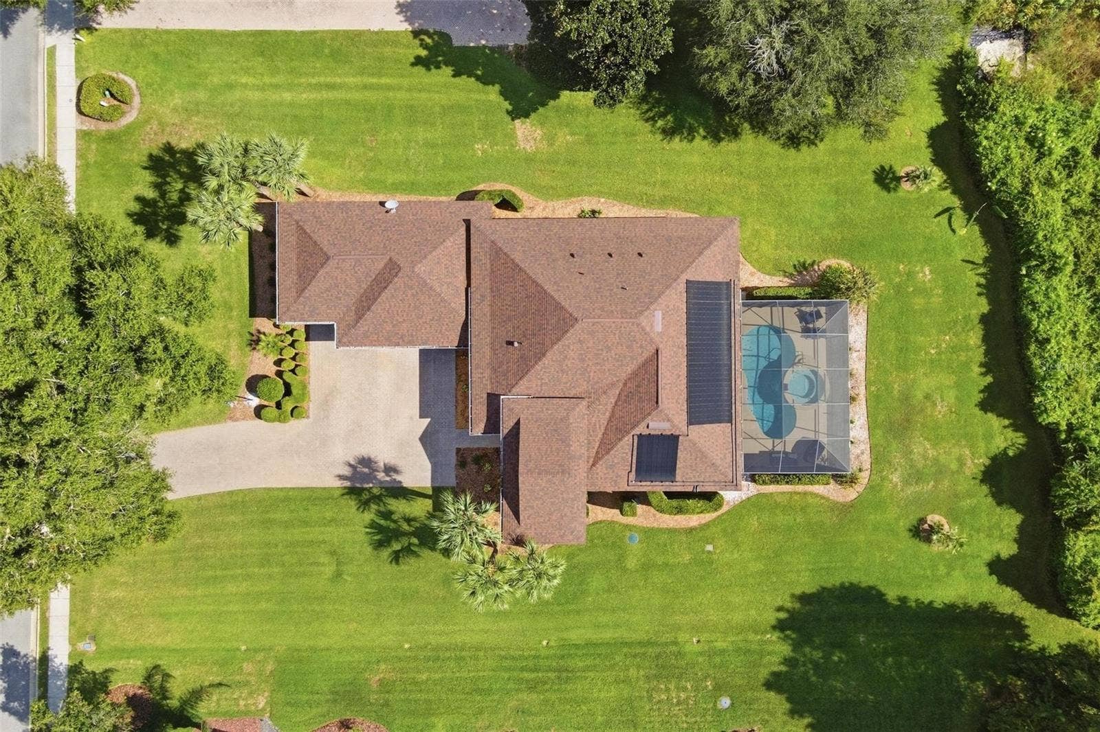 39118 GRIFFIN LANDING, Lady Lake, FL 32159 Ariel of roof.
