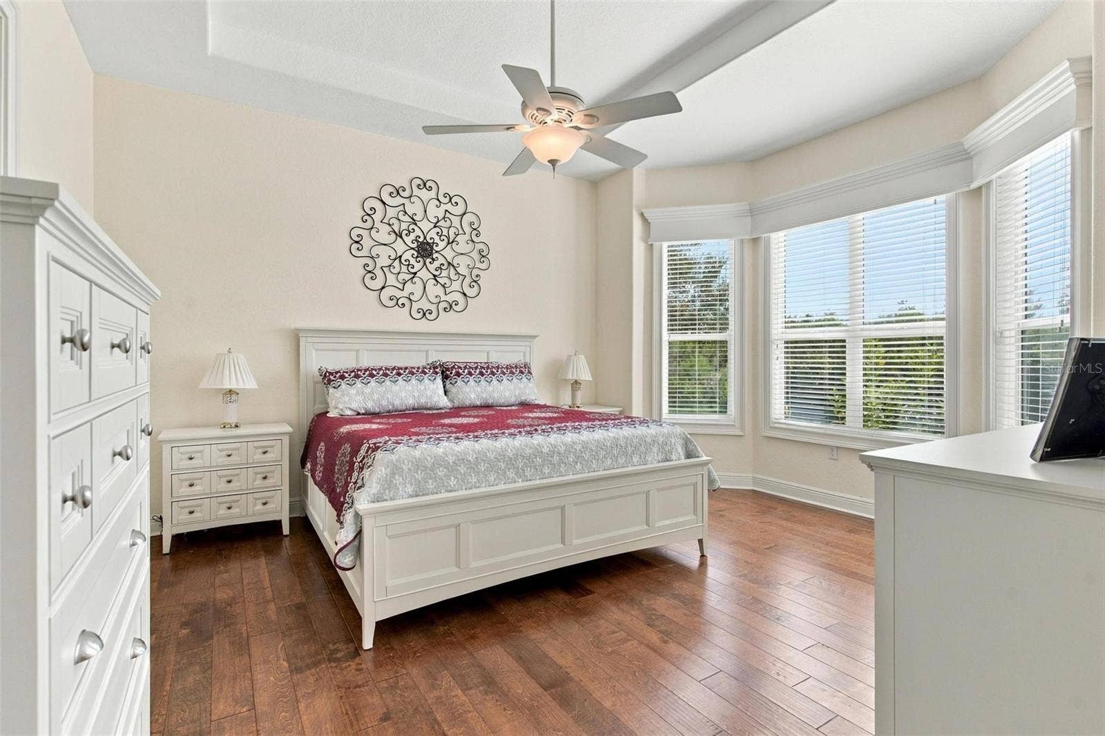 39118 GRIFFIN LANDING, Lady Lake, FL 32159 Oversized primary suite with beautiful shutters.
