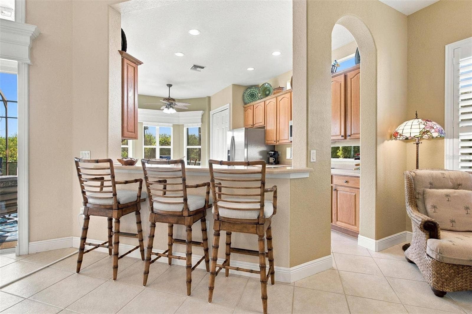 39118 GRIFFIN LANDING, Lady Lake, FL 32159 Snack bar area with lots of natural light.
