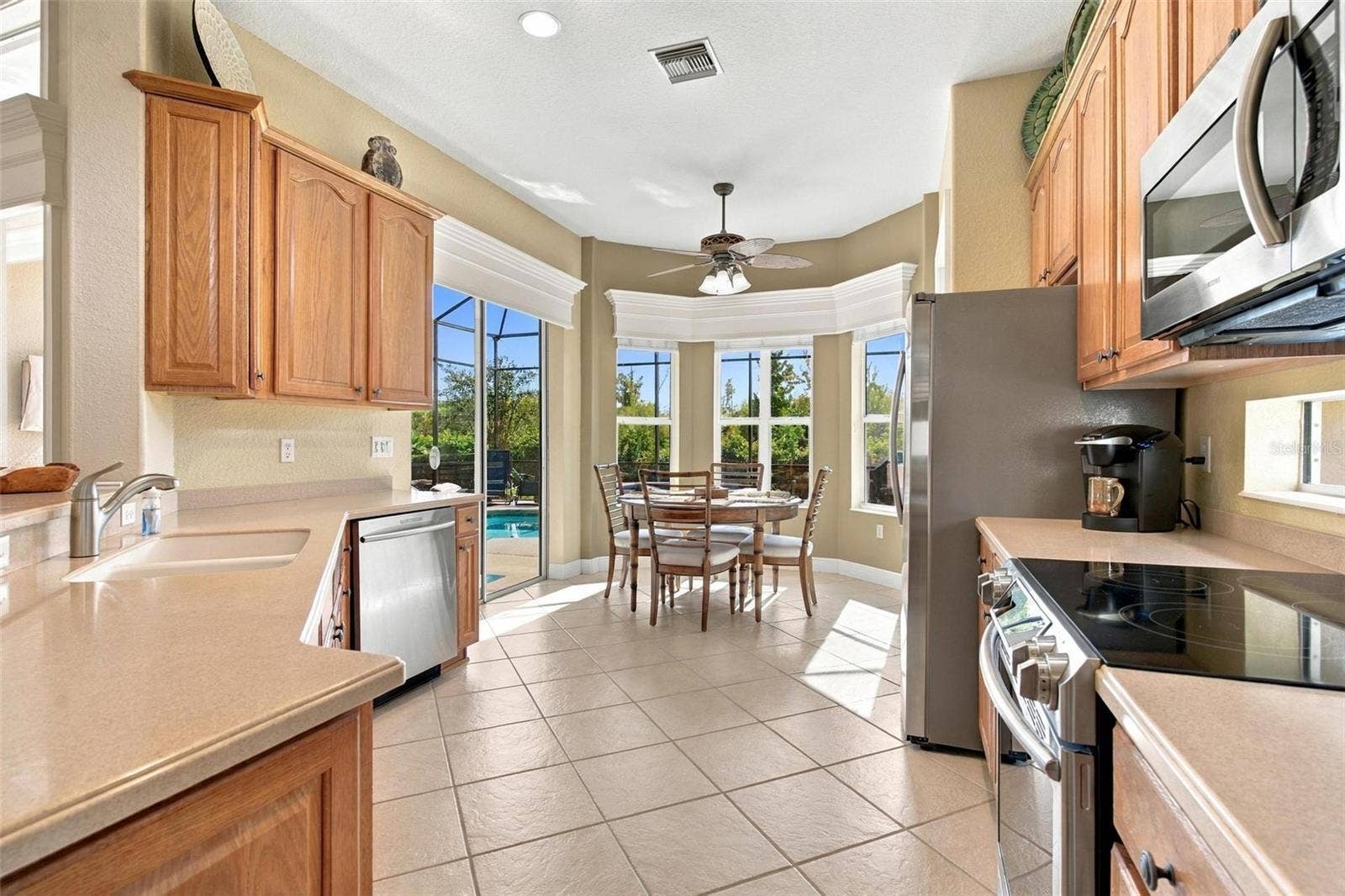 39118 GRIFFIN LANDING, Lady Lake, FL 32159 Beautiful kitchen with dinette...lot of cabinets for storage!