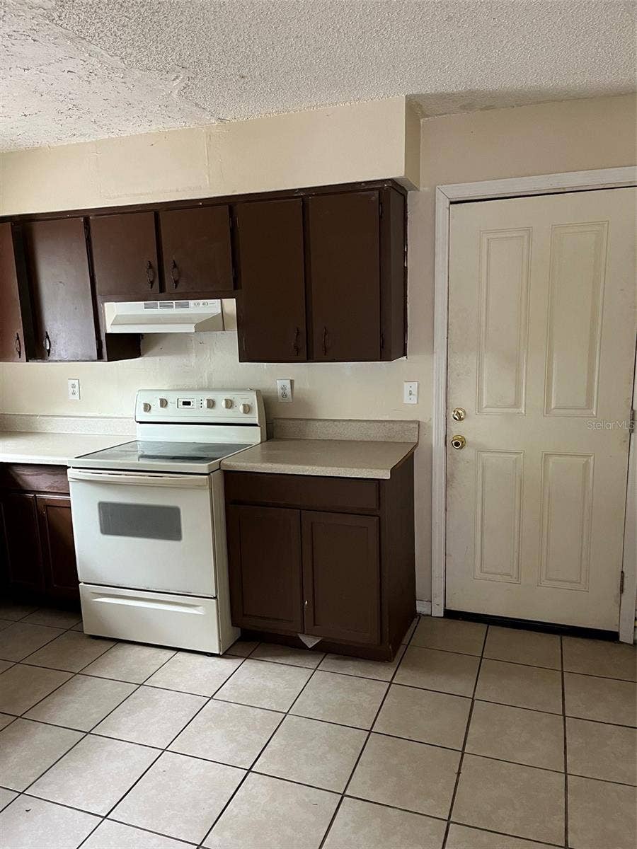 1104 BIRCHWOOD COURT, Leesburg, FL 34748