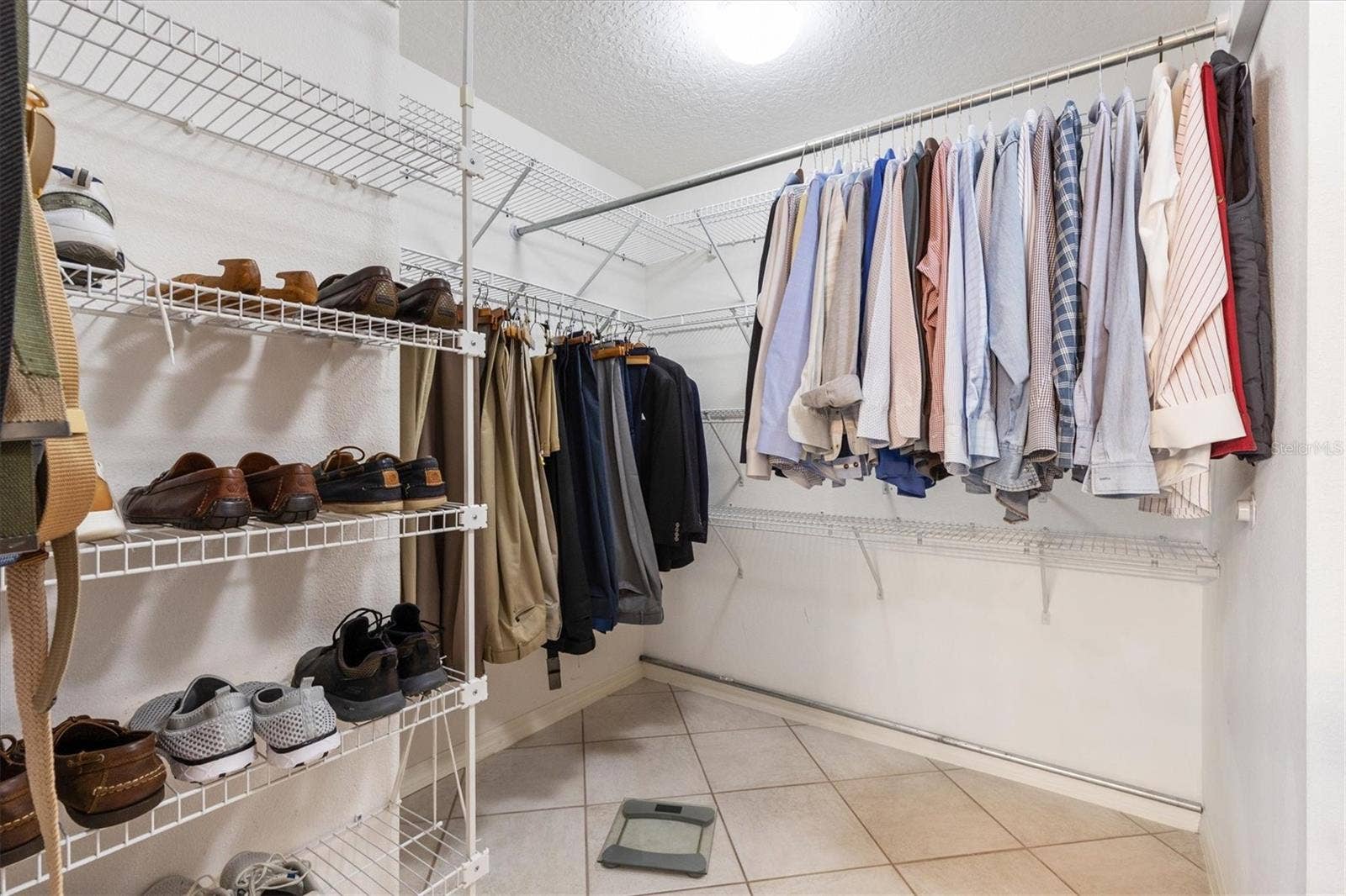 1302 LA ESTRELLITA WAY, The Villages, FL 32162 Primary Closet