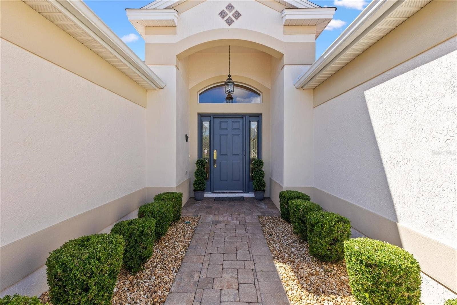 1302 LA ESTRELLITA WAY, The Villages, FL 32162 Front Entry