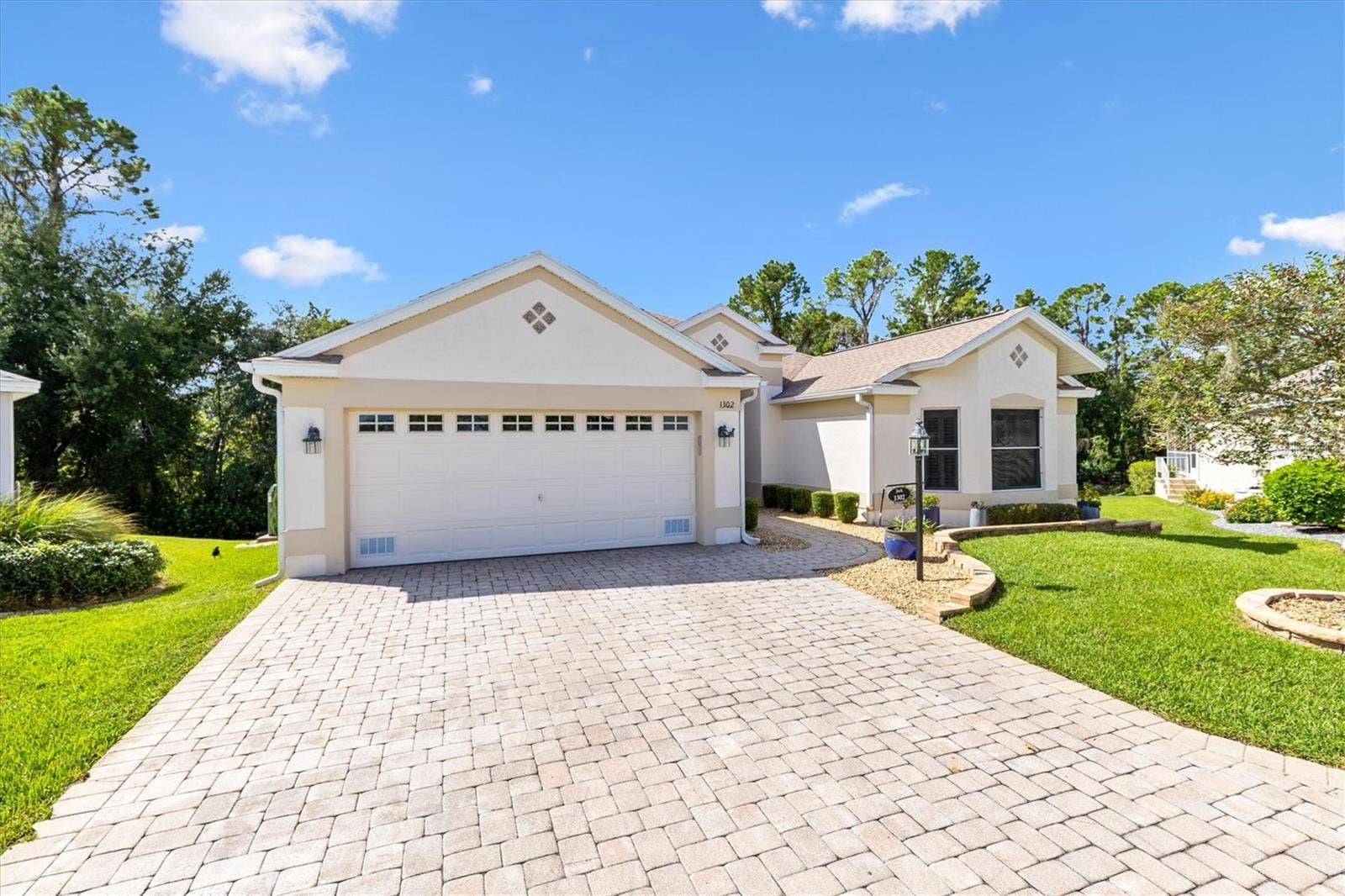 1302 LA ESTRELLITA WAY, The Villages, FL 32162 Front