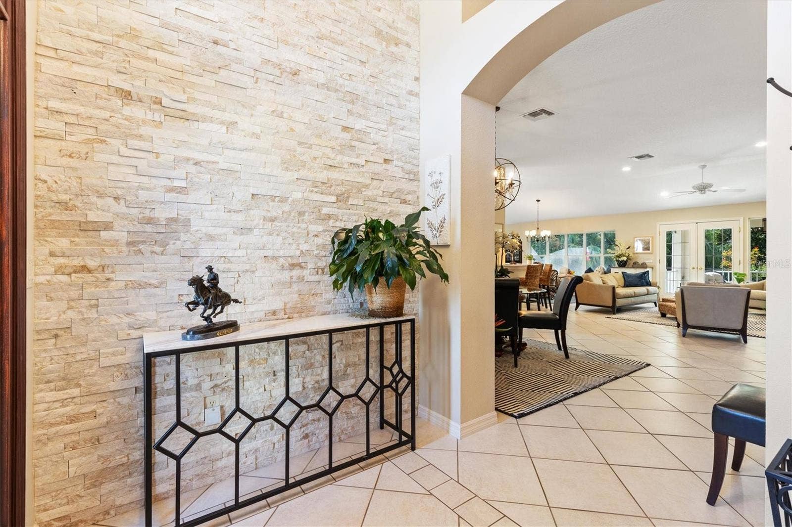 1302 LA ESTRELLITA WAY, The Villages, FL 32162 Interior Entry