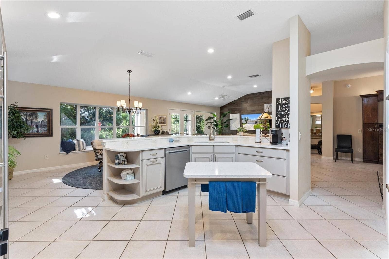 1302 LA ESTRELLITA WAY, The Villages, FL 32162 Kitchen
