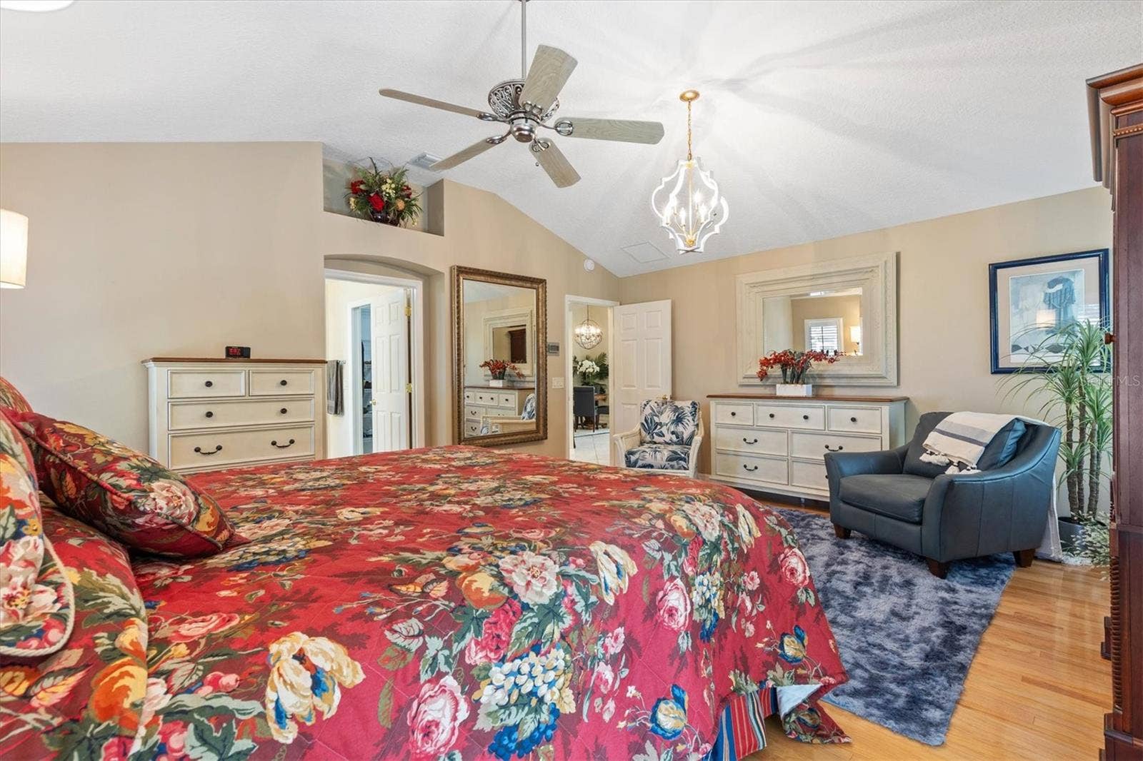 1302 LA ESTRELLITA WAY, The Villages, FL 32162 Primary Bedroom