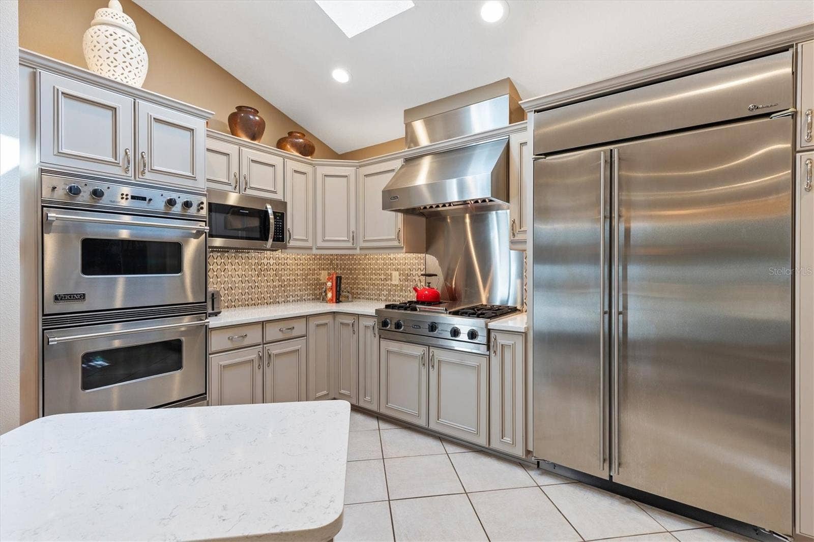 1302 LA ESTRELLITA WAY, The Villages, FL 32162 Kitchen