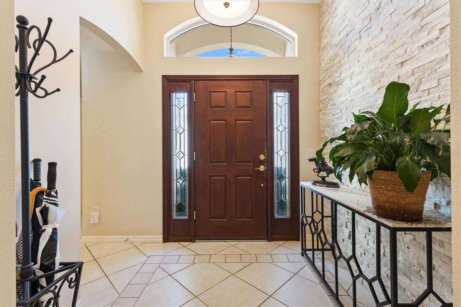 1302 LA ESTRELLITA WAY, The Villages, FL 32162 Interior Entry