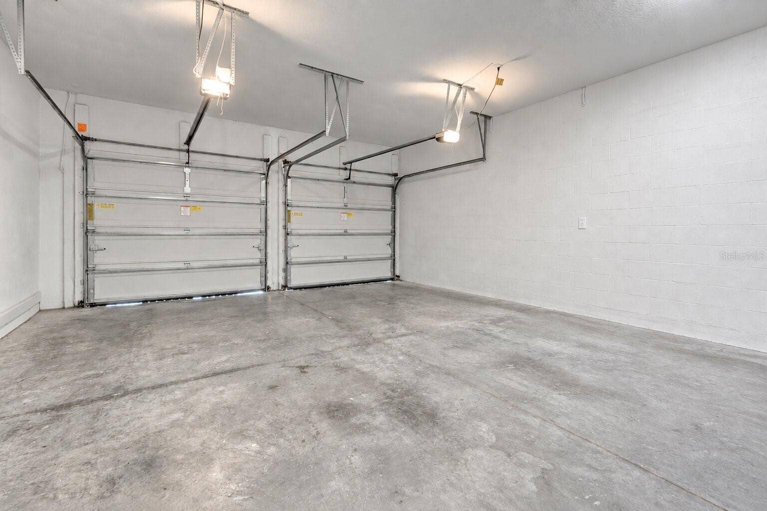 8524 VIVARO ISLE WAY, Windermere, FL 34786 Garage