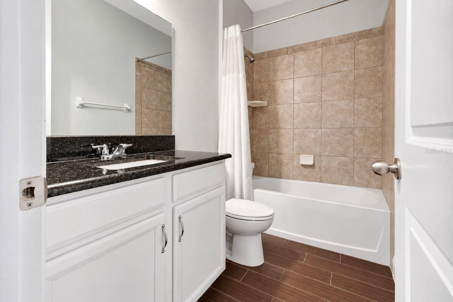 8524 VIVARO ISLE WAY, Windermere, FL 34786 Bathroom 2