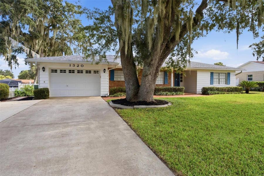 Property photo for 1320 LEE COURT, Leesburg, FL