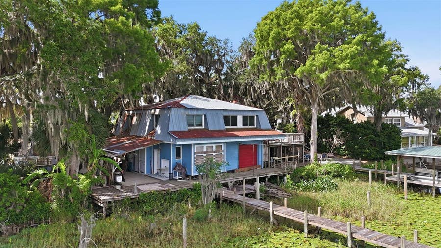 Property photo for 400 LAKESHORE DRIVE, Eustis, FL