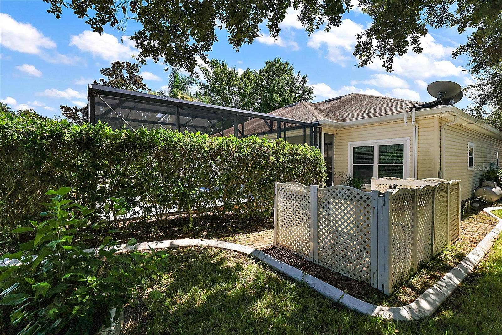 3916 MANOR OAKS COURT, Leesburg, FL 34748 3916 MANOR OAKS COURT, Leesburg, FL 34748