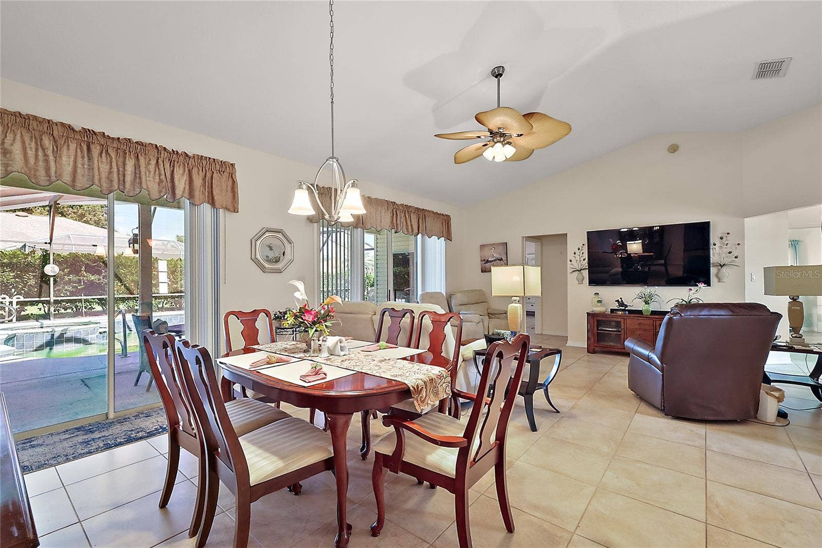 3916 MANOR OAKS COURT, Leesburg, FL 34748 3916 MANOR OAKS COURT, Leesburg, FL 34748